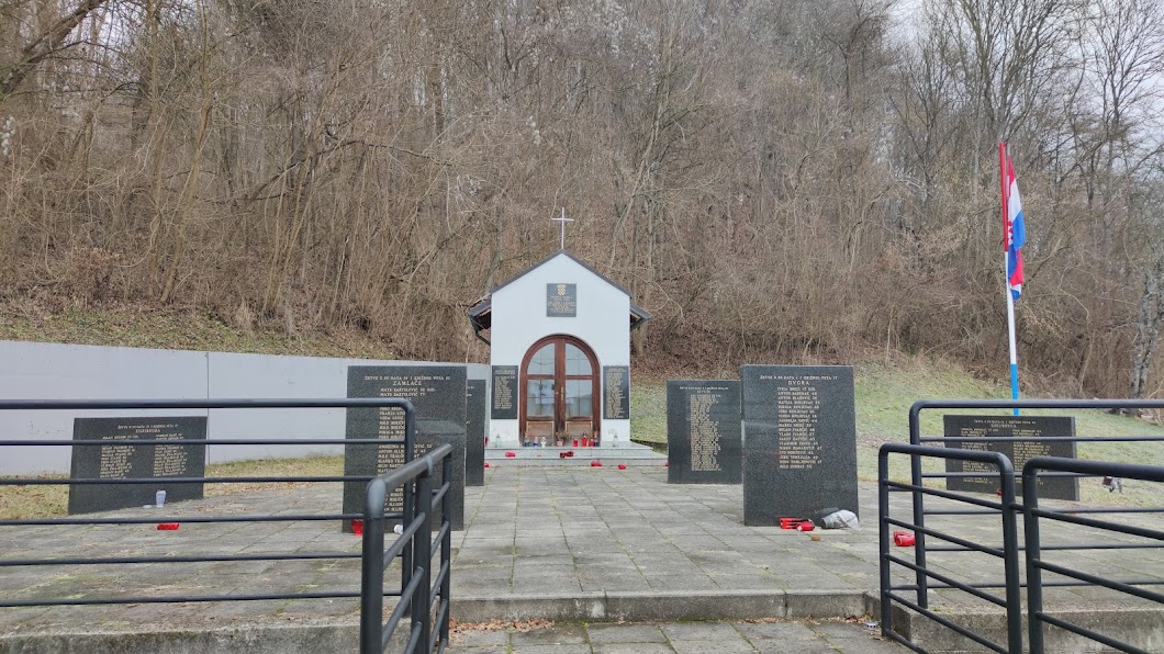 Dvor spomen žrtvama